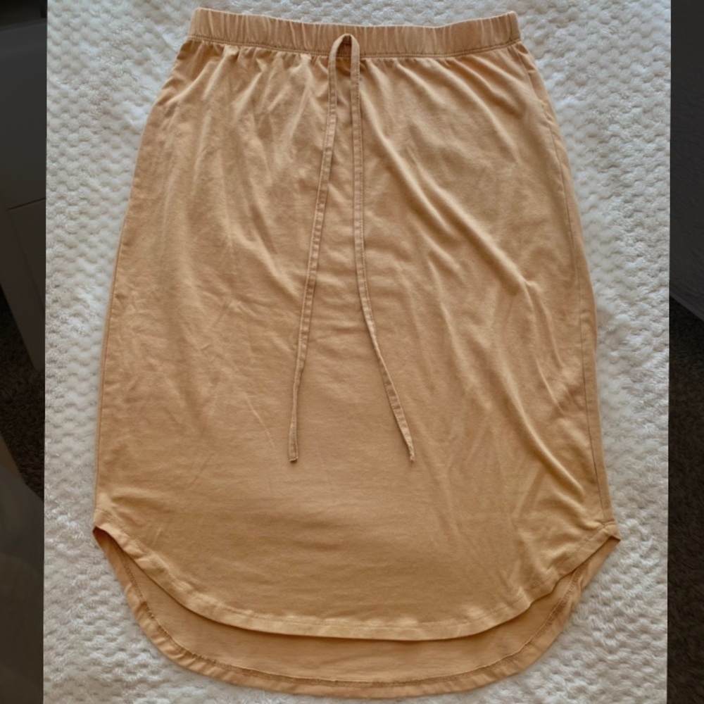 Khaki kneelength loose skirt